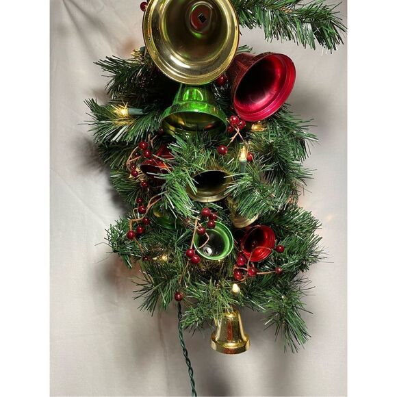 Hanging Christmas decor with lights - Picture 1 of 9